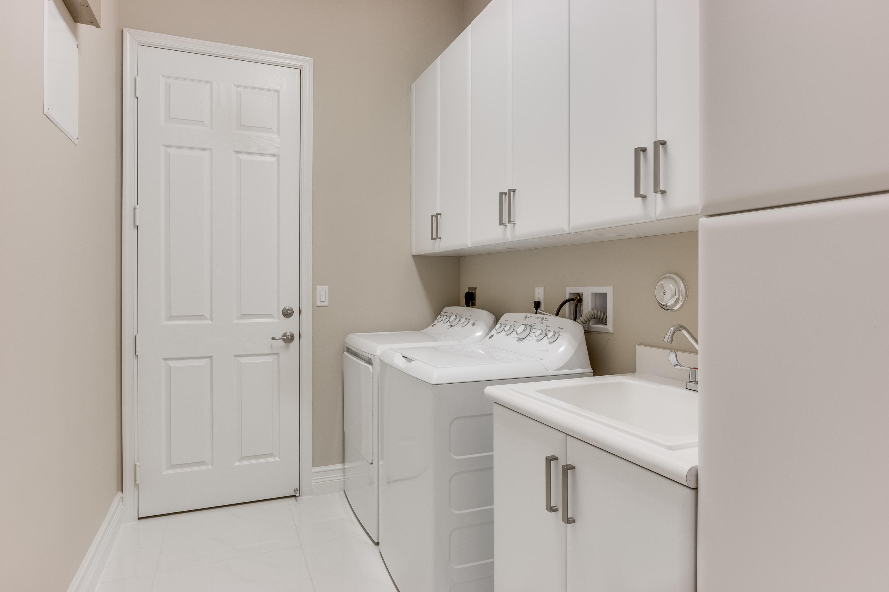 Valencia Cove - Residential