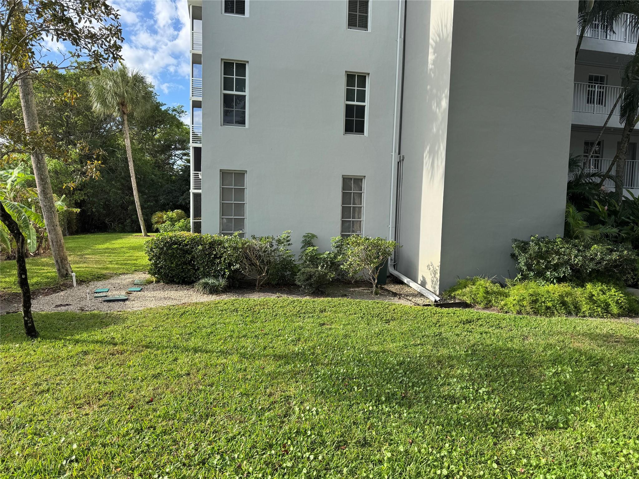 4020 W Palm Aire Dr 112