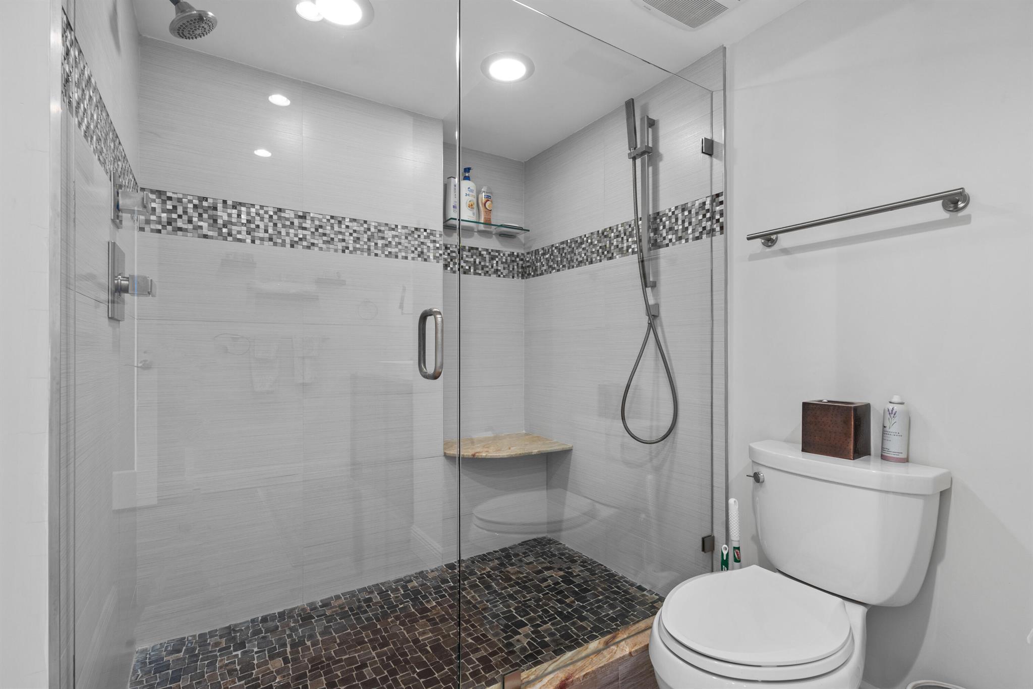 ABERDEEN ARMS CONDO - Residential Lease