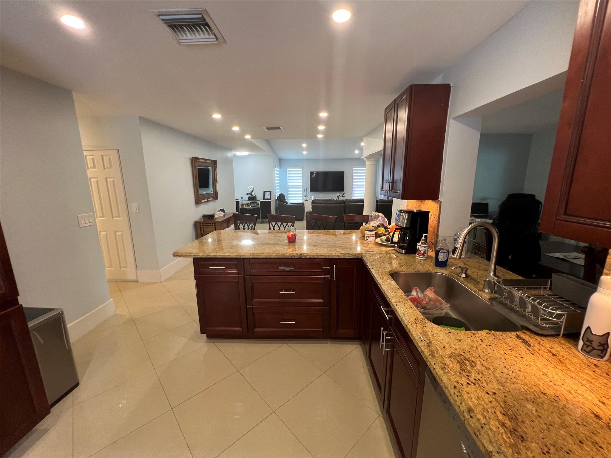 WEST DEERFIELD BEACH - Residential Lease
