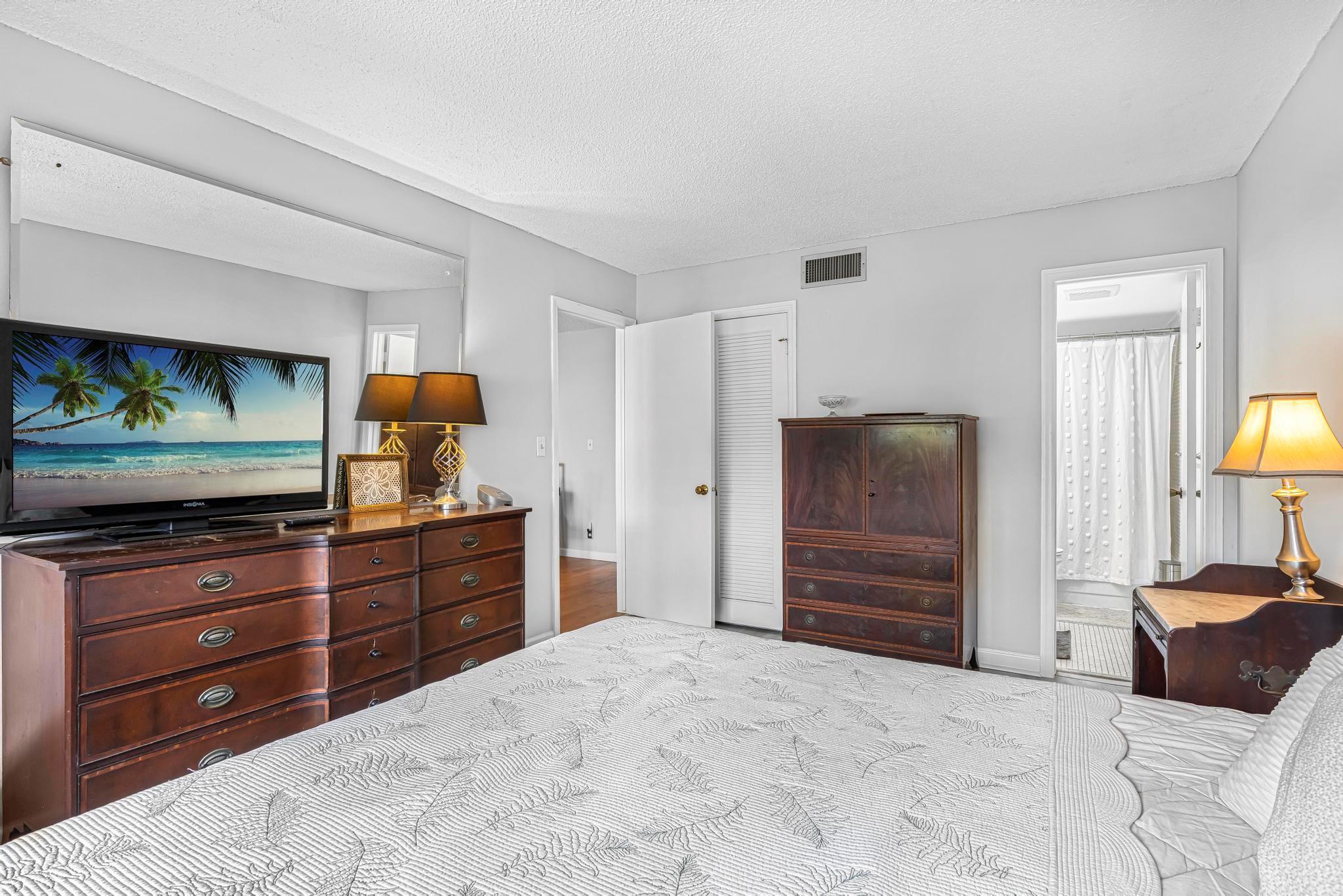 Cypress Chase Condo No5 - Residential Lease