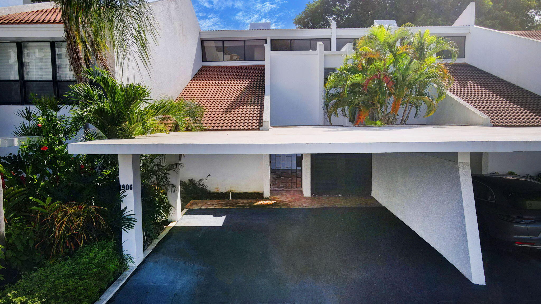 1906 Presidential Way 1-C