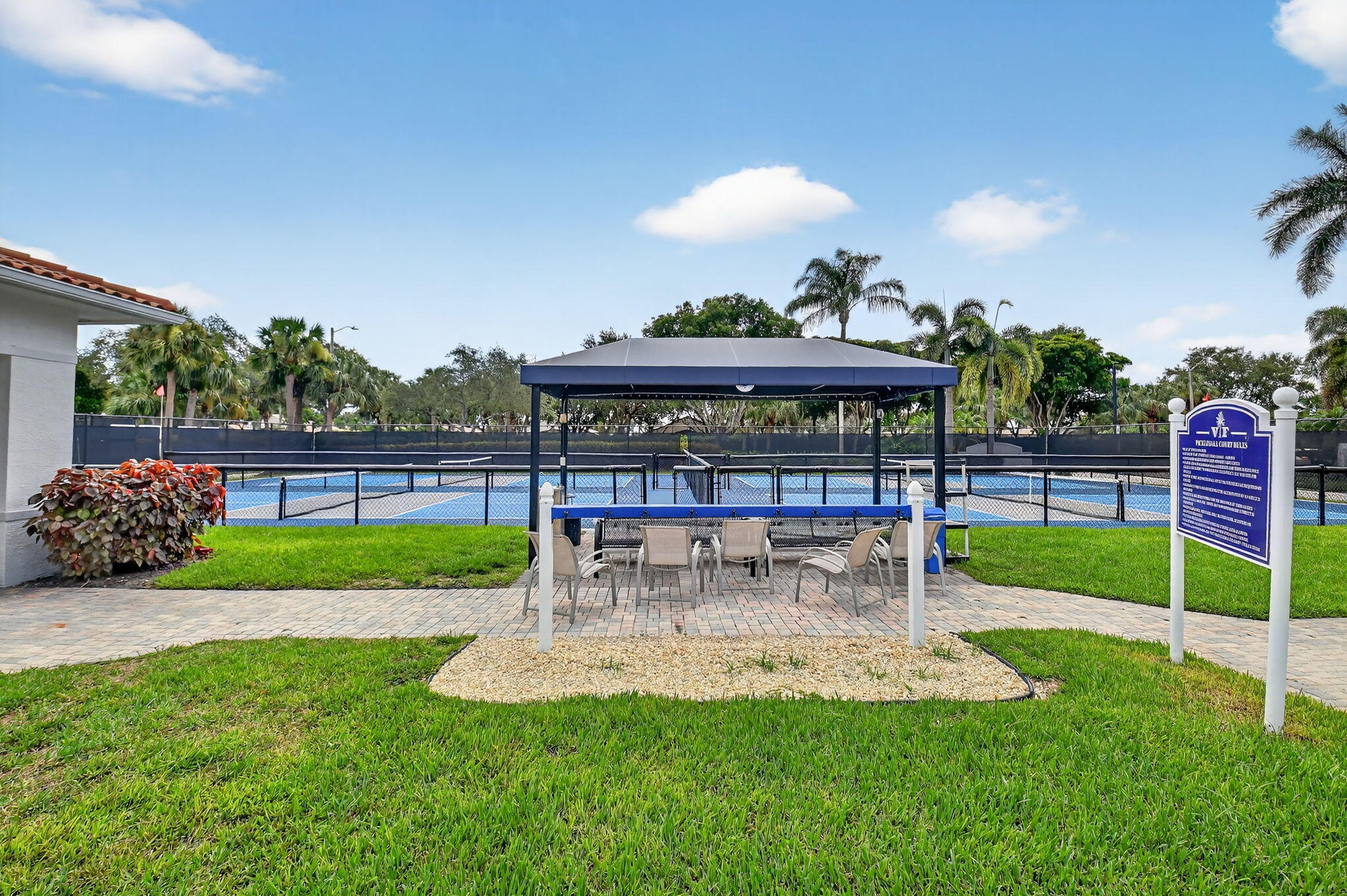 VALENCIA FALLS 3 - Residential