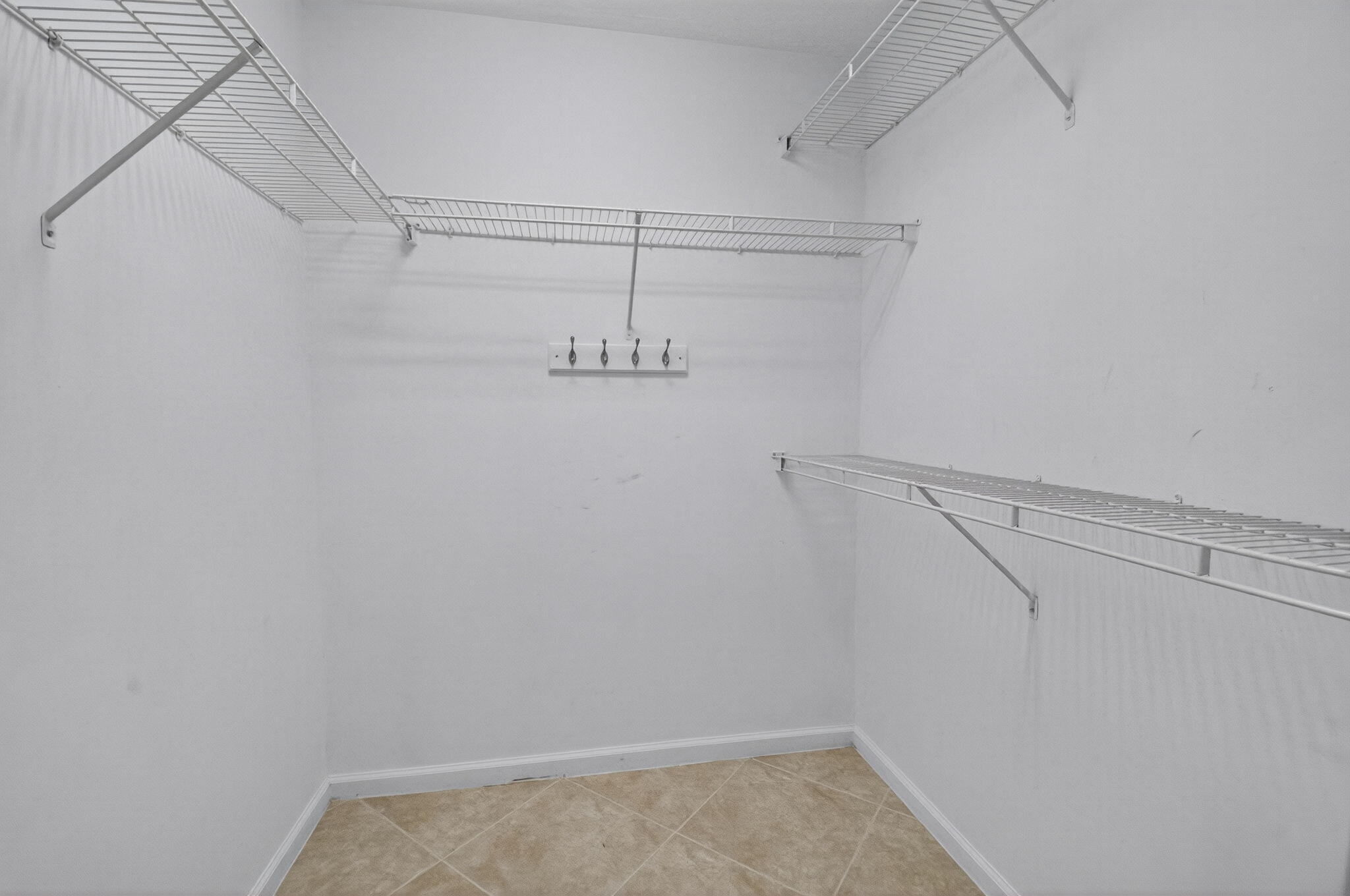 VALENCIA FALLS 3 - Residential