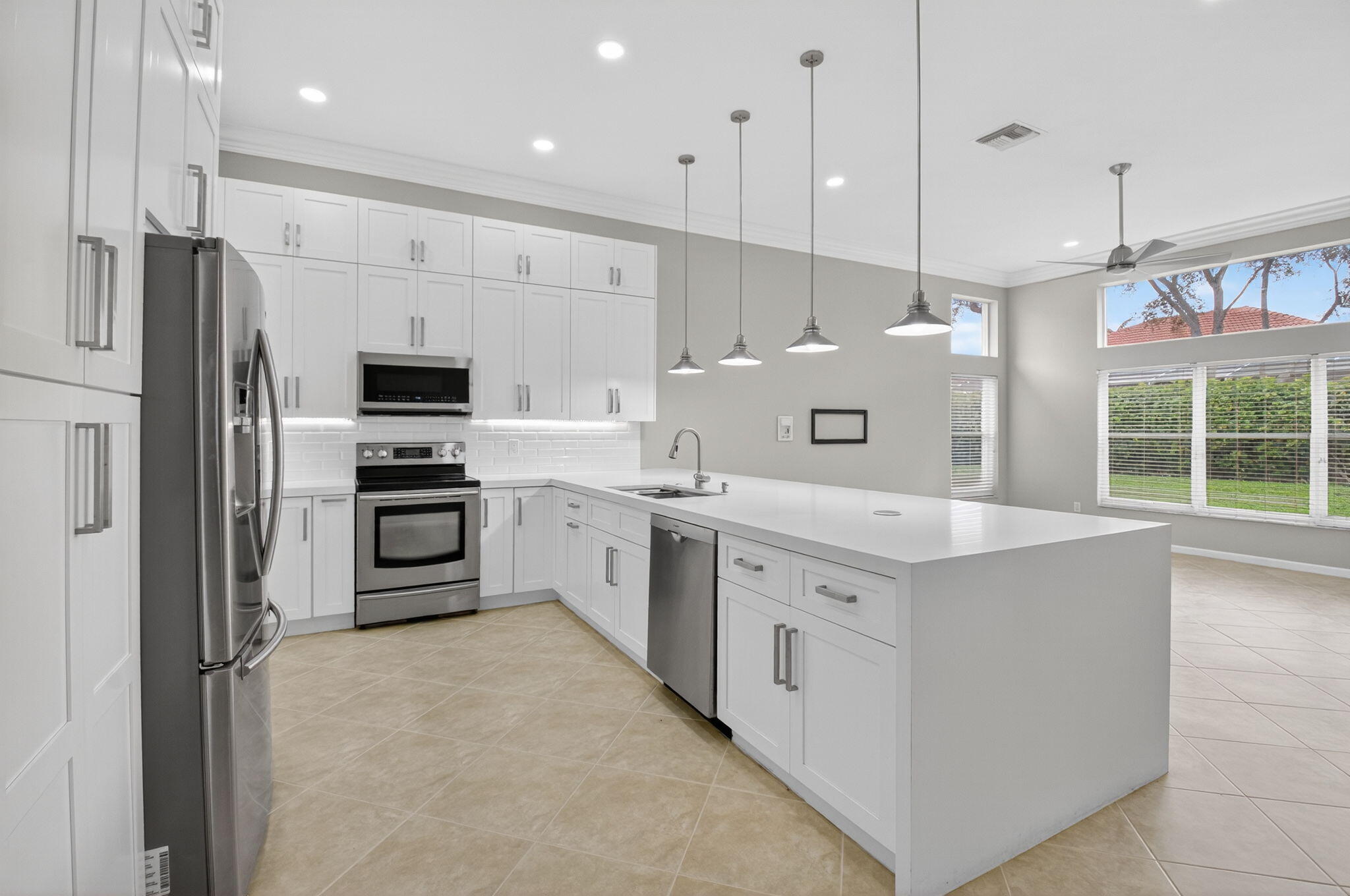 VALENCIA FALLS 3 - Residential