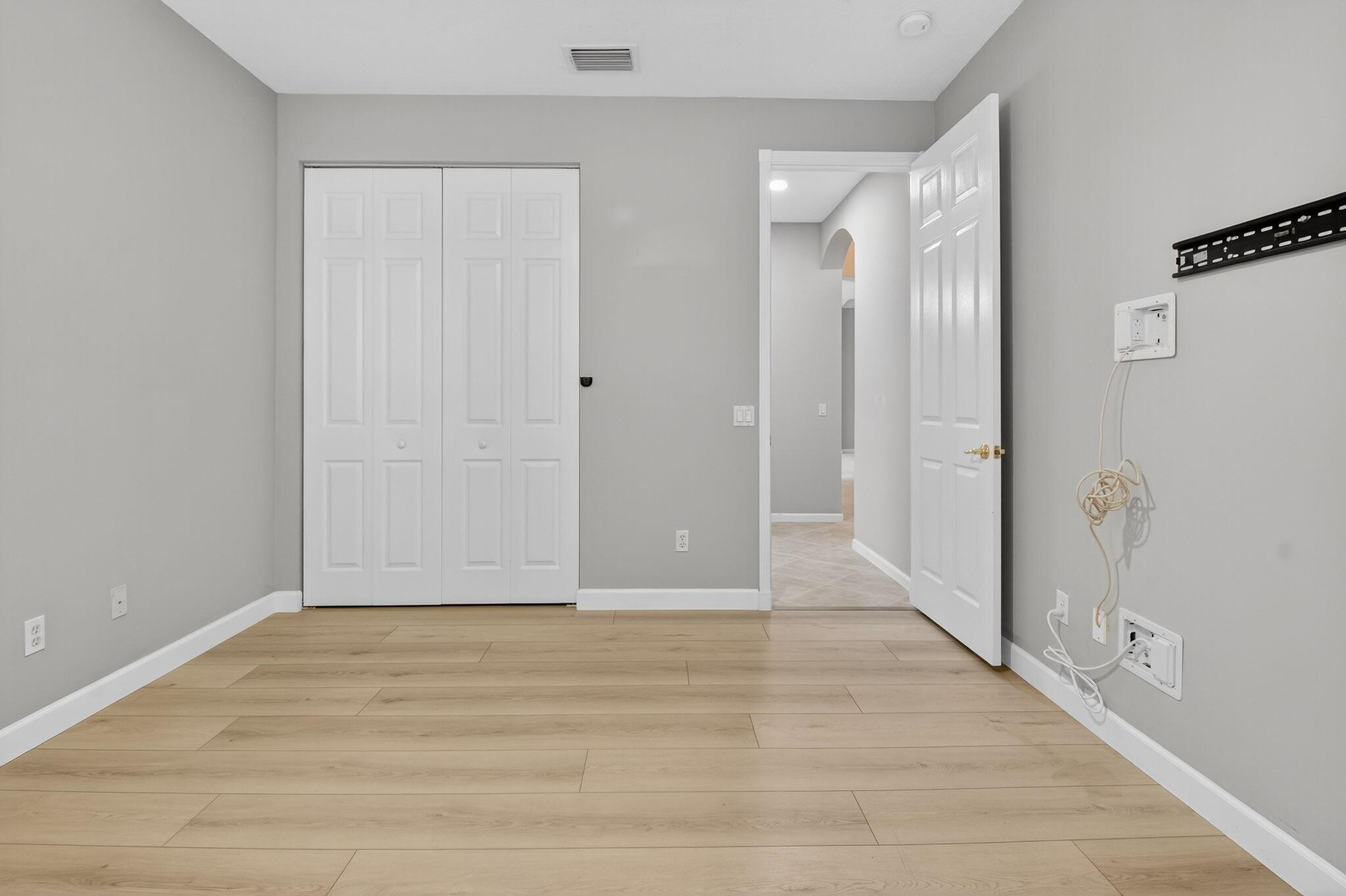 VALENCIA FALLS 3 - Residential