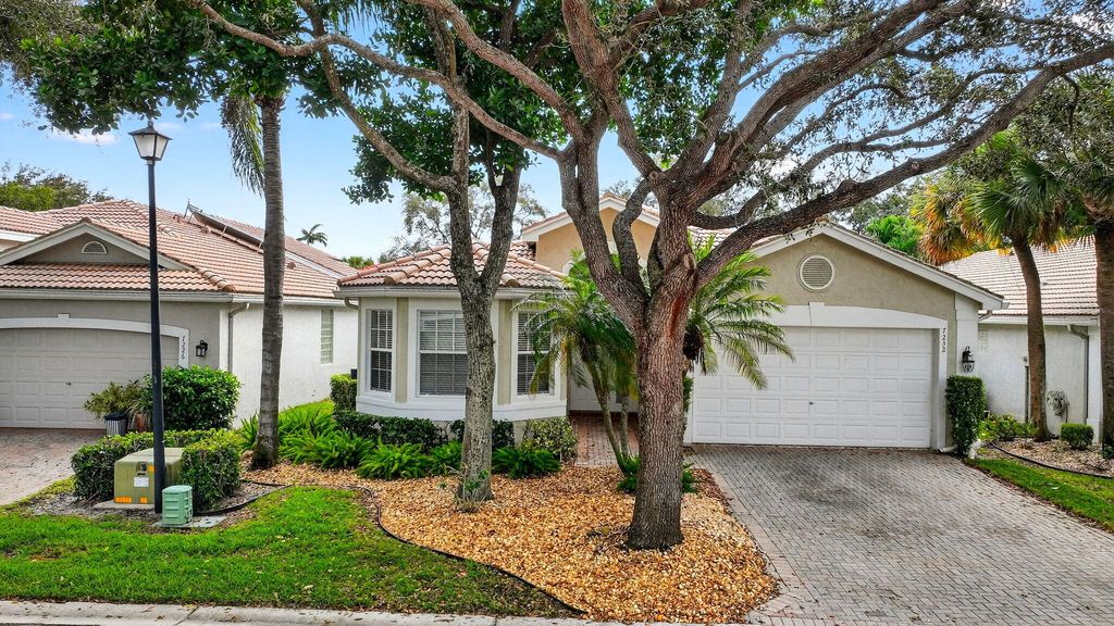 Photo of 7232 Morocca Lake Drive, Delray Beach, FL 33446 (MLS # R11143064)