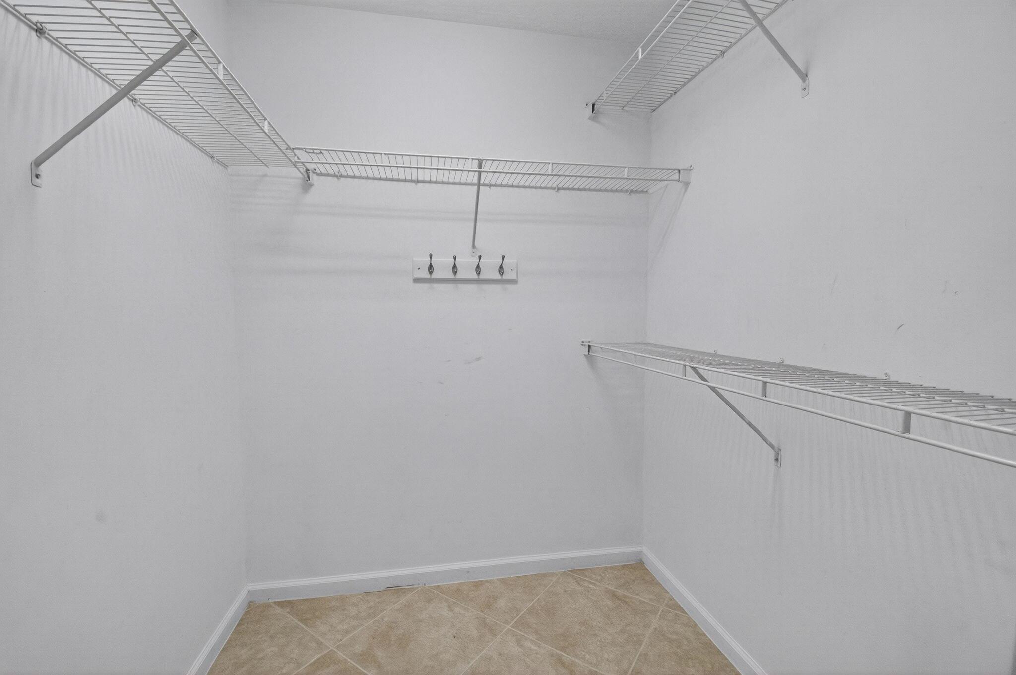 VALENCIA FALLS 3 - Residential