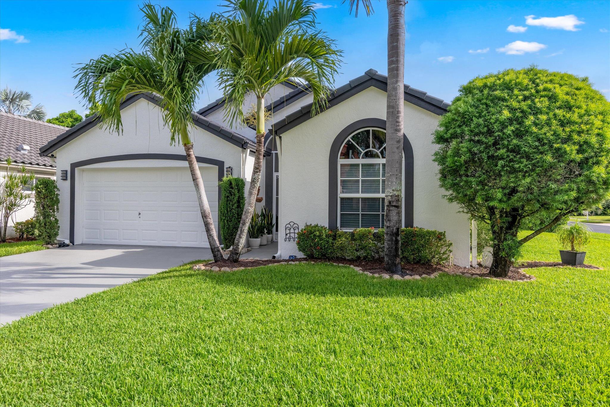 1664 Oak Berry Circle