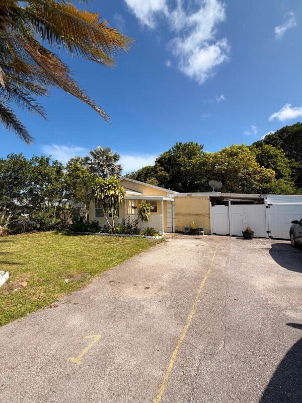 Photo of 1731 W 13th Street, West Palm Beach, FL 33404 (MLS # B26075788)