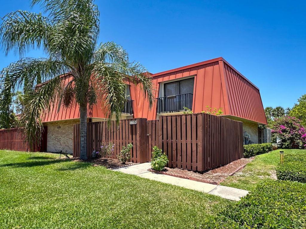 Photo of 3358 Meridian Way N #B, Palm Beach Gardens, FL 33410 (MLS # R10991291)