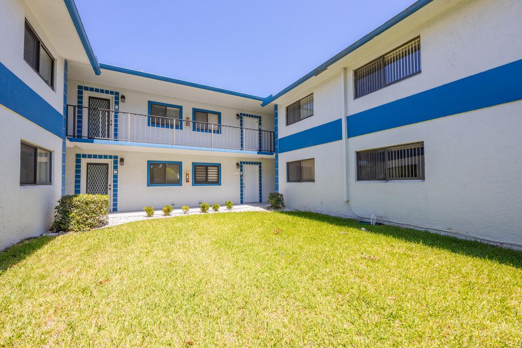 Photo of 15301 Pembridge Avenue #48, Delray Beach, FL 33484 (MLS # R10990613)