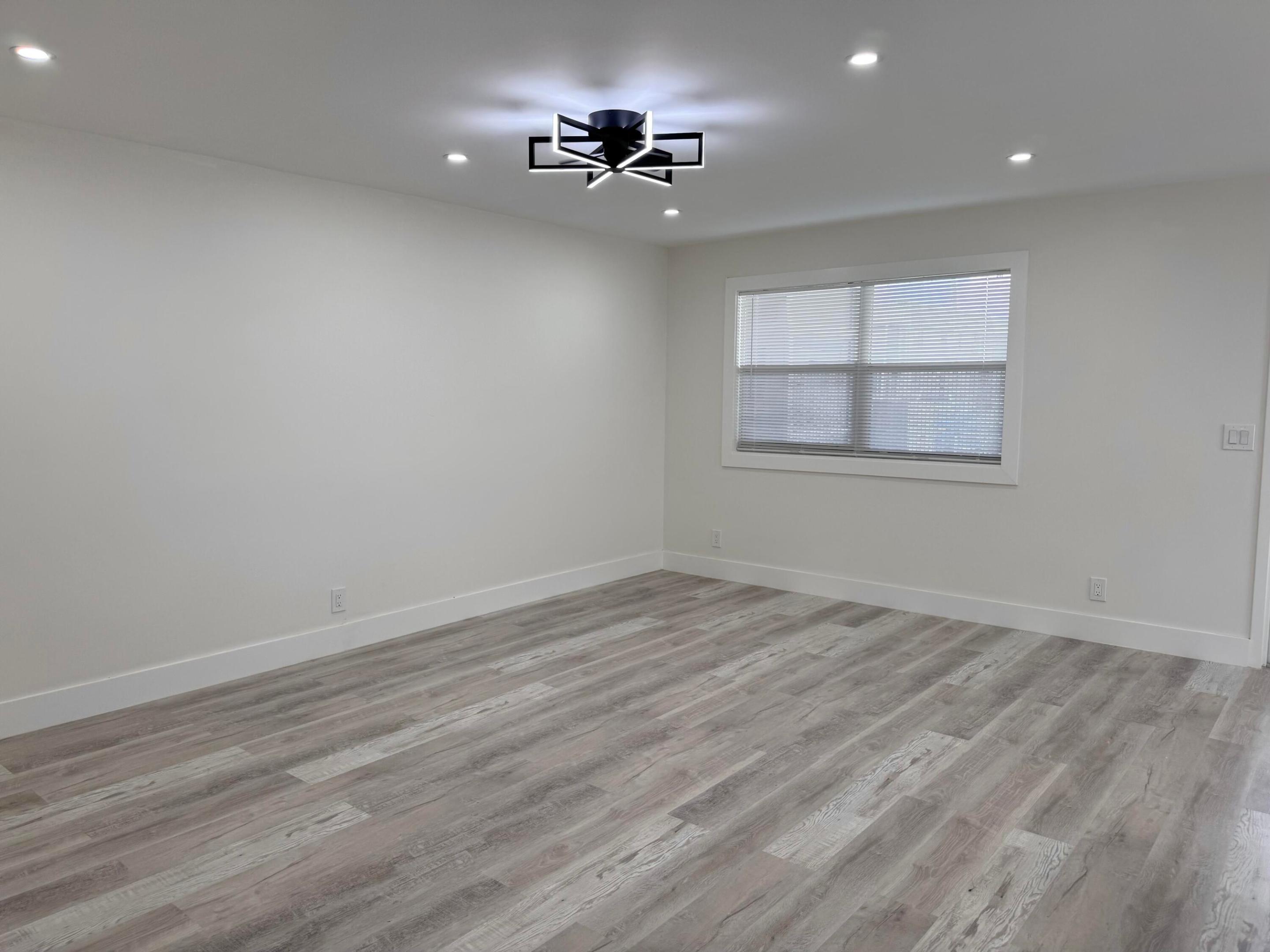 KINGS POINT BRITTANY CONDOS - Residential