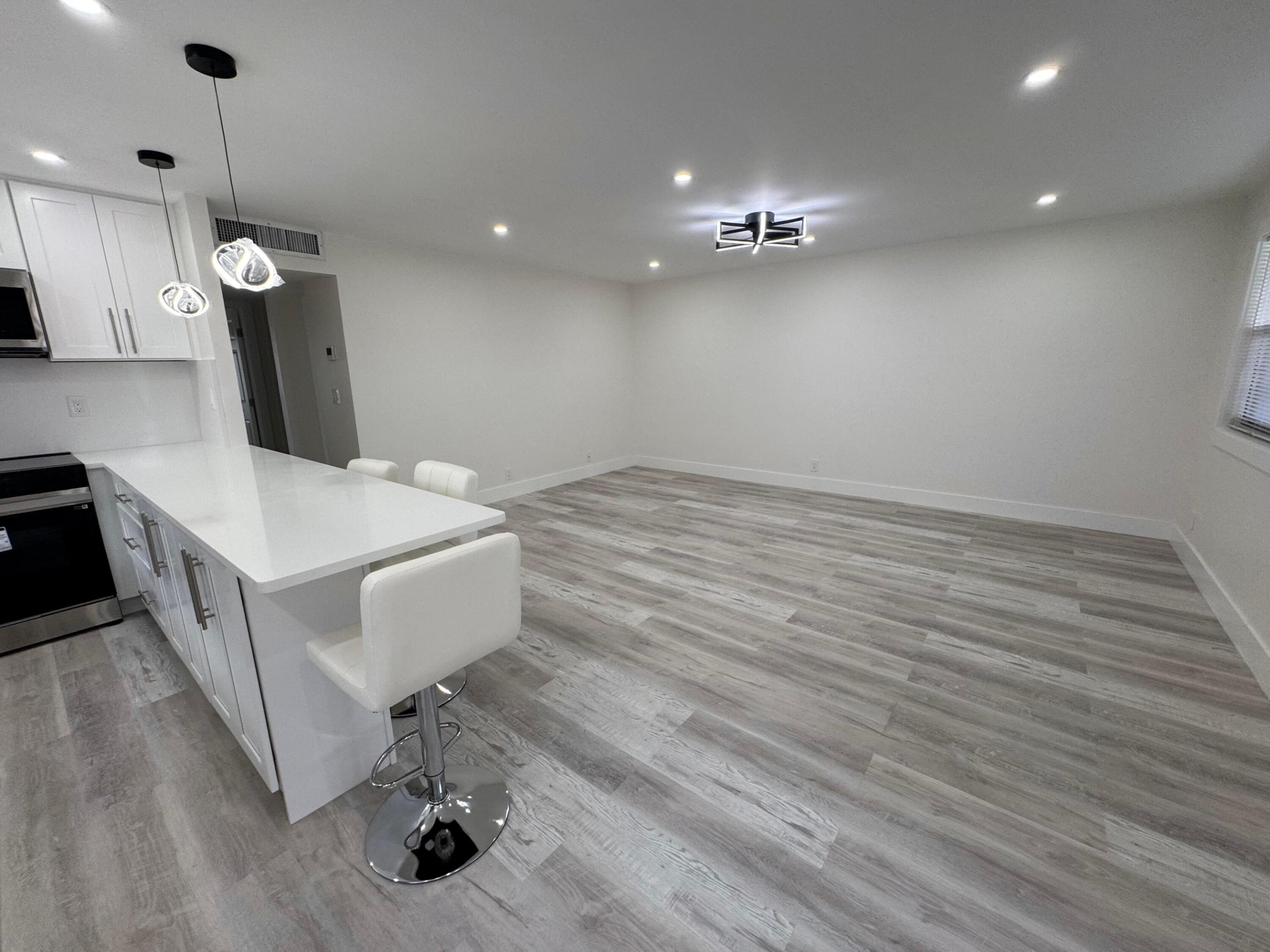 KINGS POINT BRITTANY CONDOS - Residential