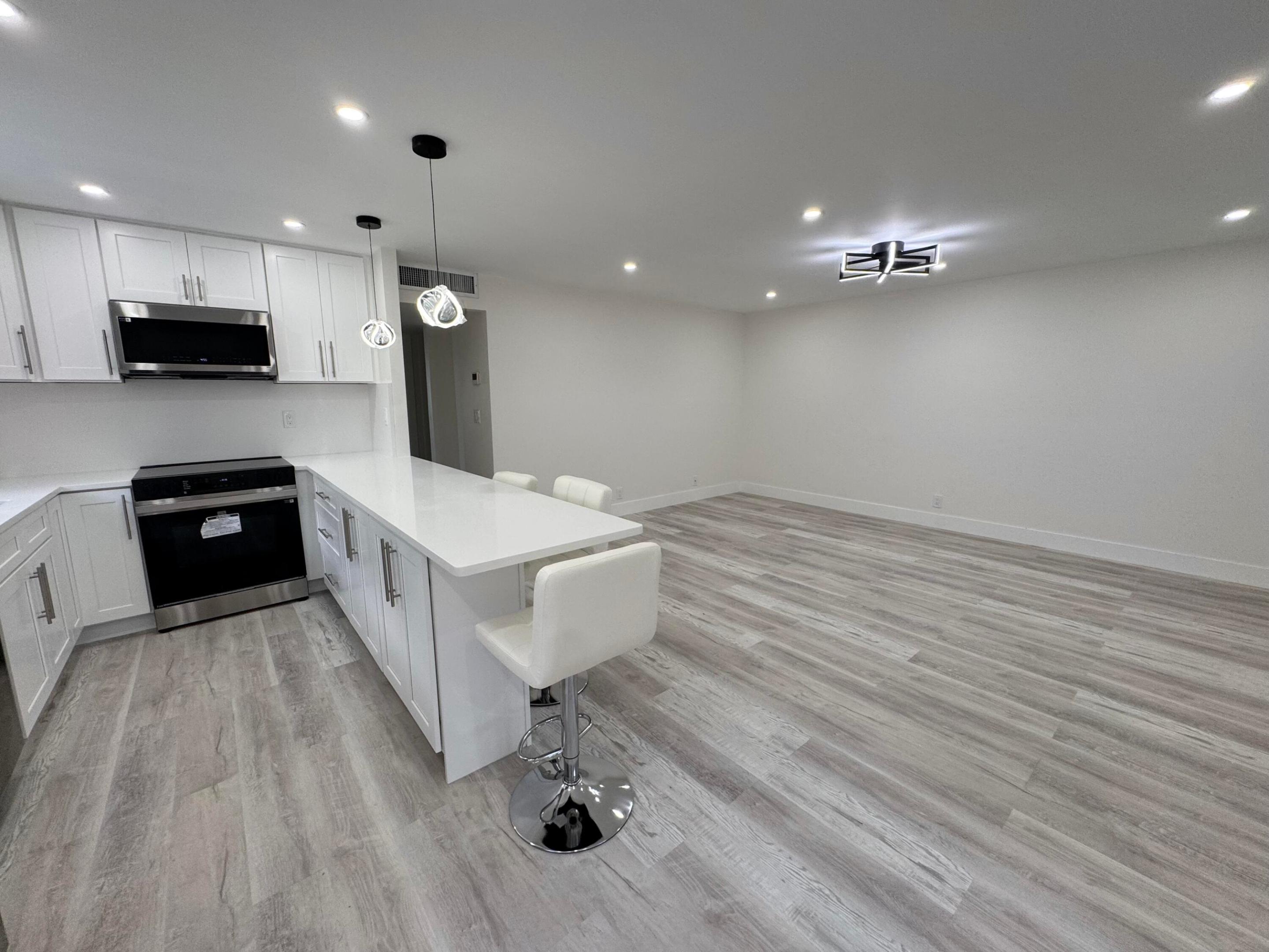 KINGS POINT BRITTANY CONDOS - Residential