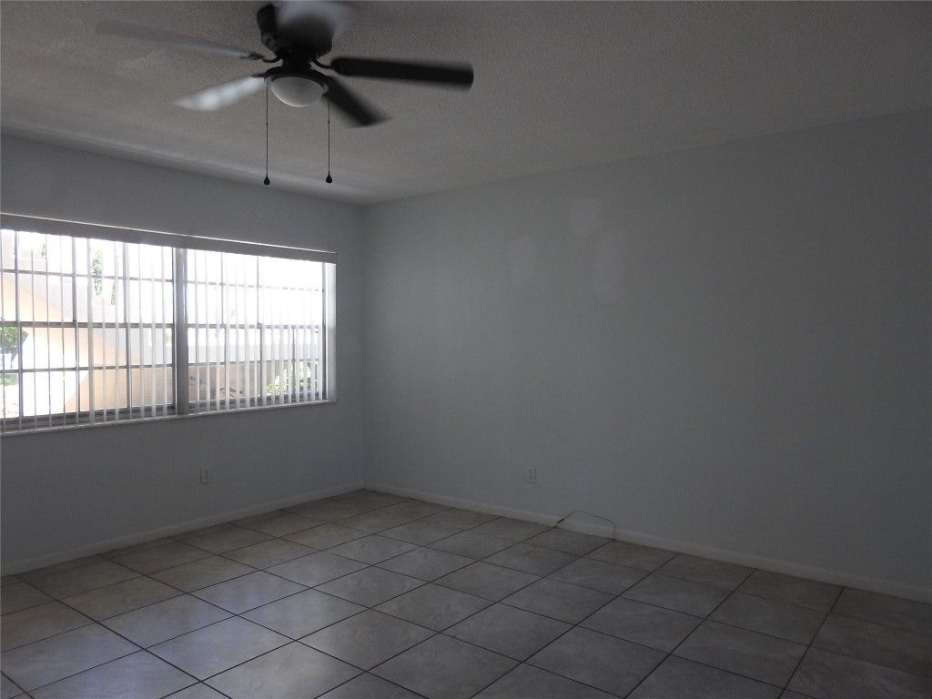 Photo of 2711 NE 49th Street #3, Fort Lauderdale, FL 33308 (MLS # F10511413)