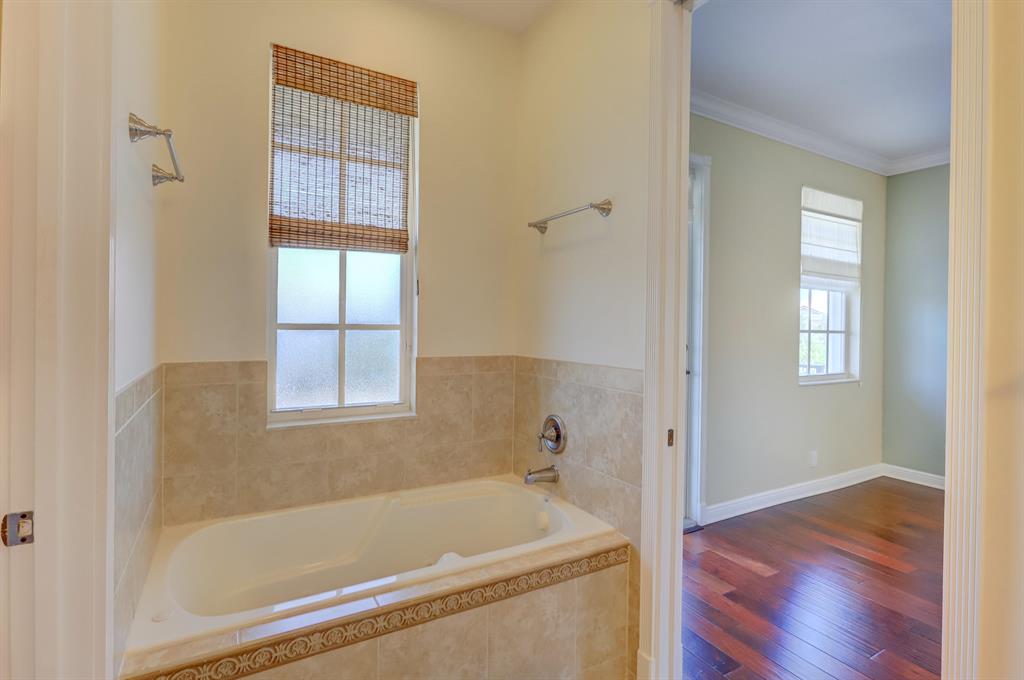 CENTRAL PARK / PENINSULA VILLAGE GREENS - Residential