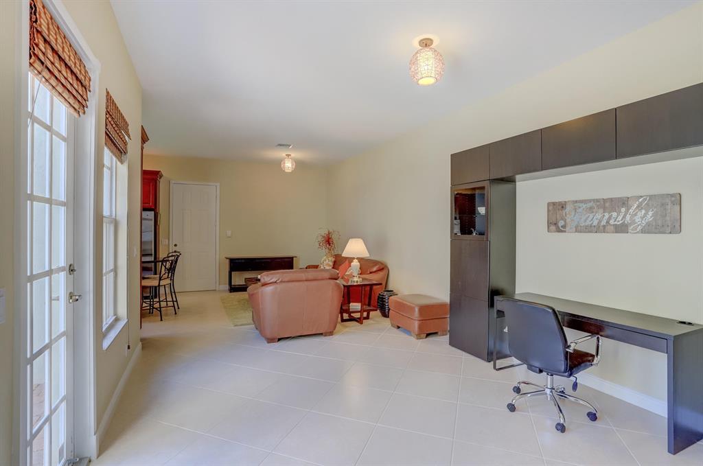 CENTRAL PARK / PENINSULA VILLAGE GREENS - Residential