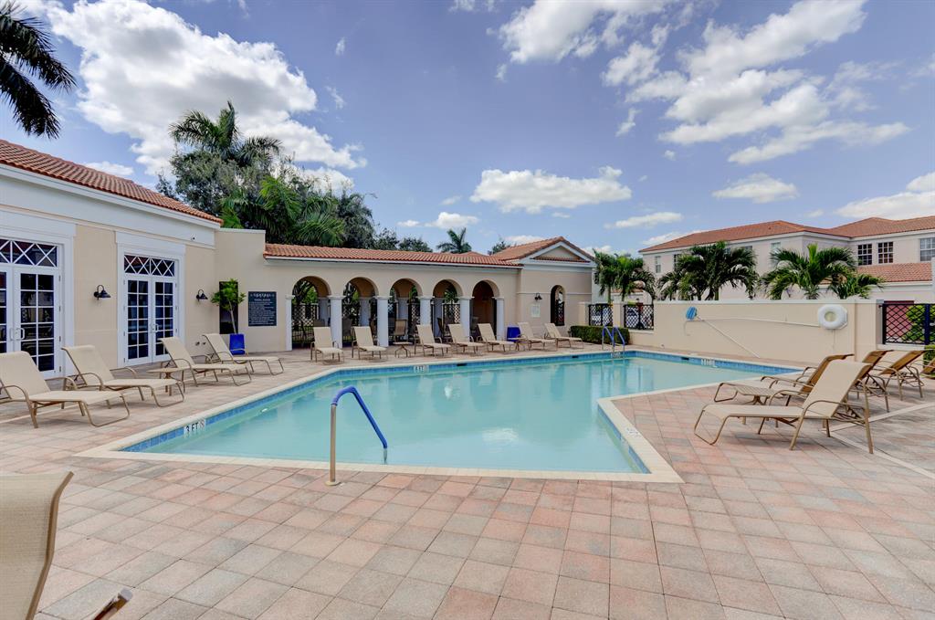 CENTRAL PARK / PENINSULA VILLAGE GREENS - Residential