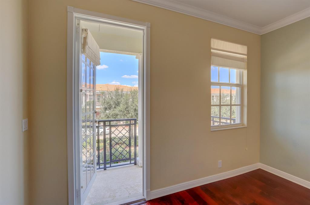 CENTRAL PARK / PENINSULA VILLAGE GREENS - Residential