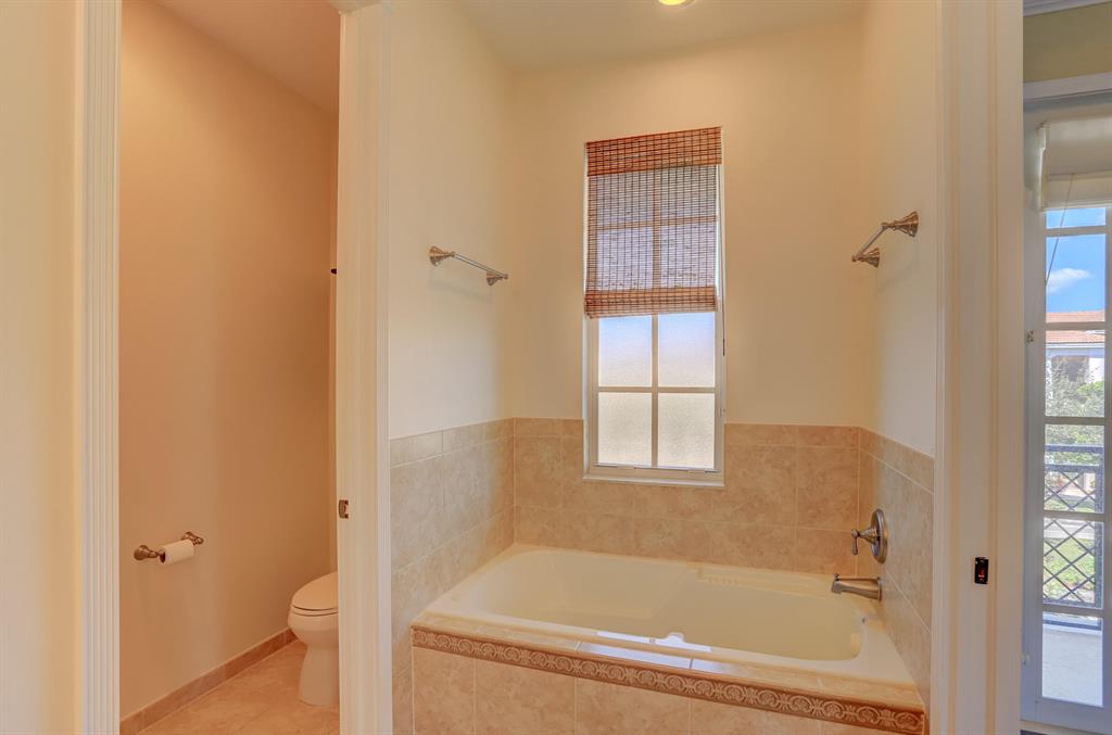 CENTRAL PARK / PENINSULA VILLAGE GREENS - Residential