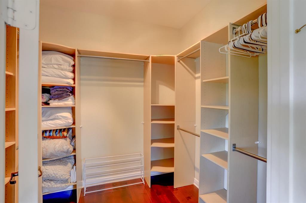 CENTRAL PARK / PENINSULA VILLAGE GREENS - Residential