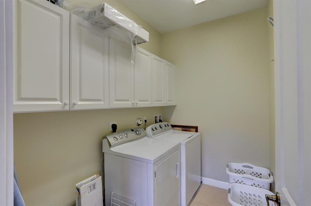 CENTRAL PARK / PENINSULA VILLAGE GREENS - Residential