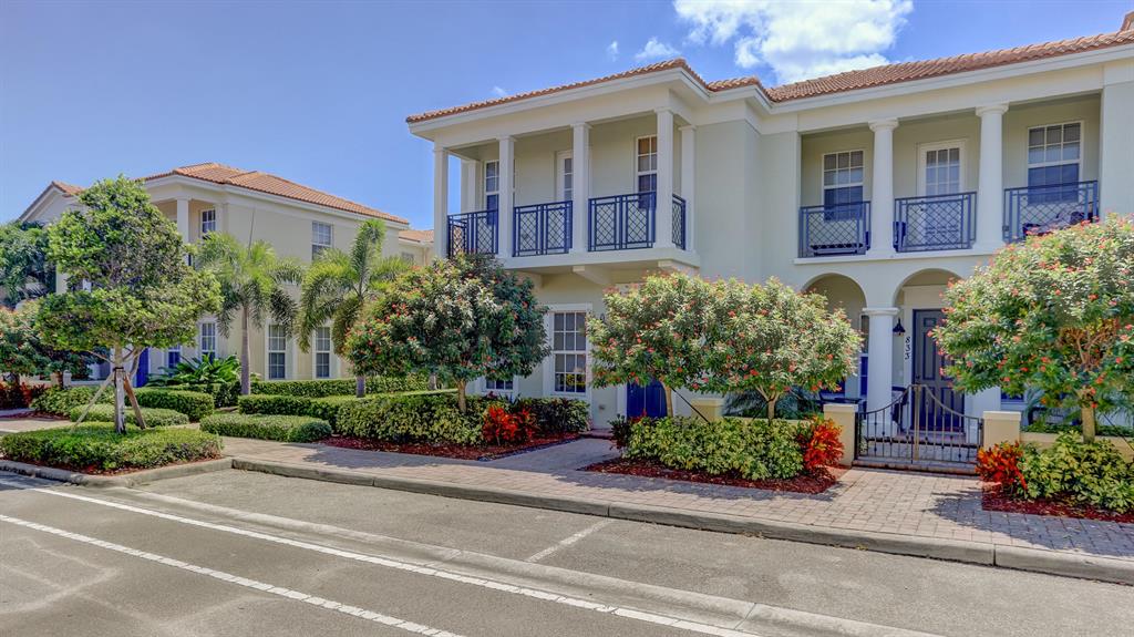 CENTRAL PARK / PENINSULA VILLAGE GREENS - Residential