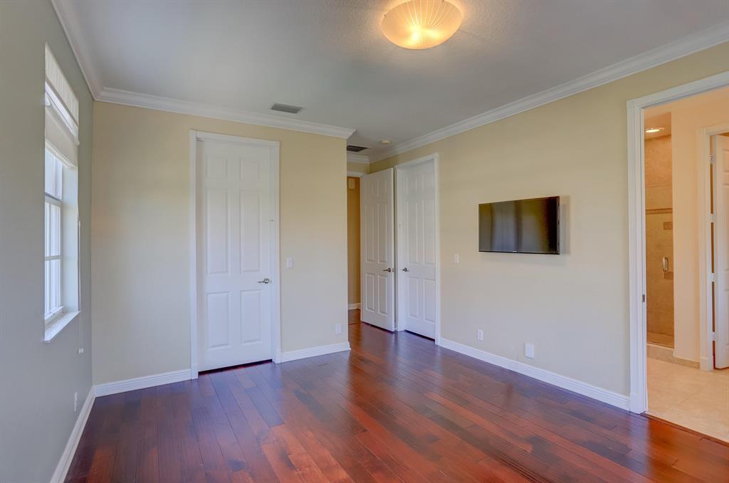 CENTRAL PARK / PENINSULA VILLAGE GREENS - Residential