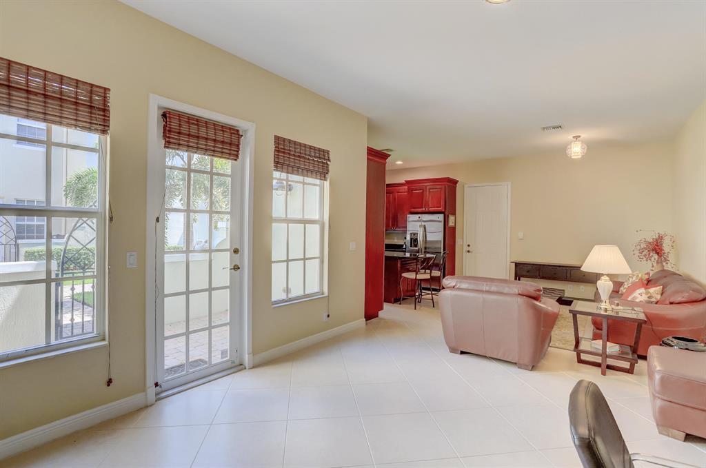 CENTRAL PARK / PENINSULA VILLAGE GREENS - Residential