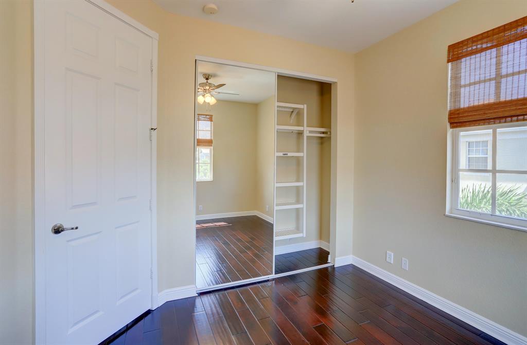 CENTRAL PARK / PENINSULA VILLAGE GREENS - Residential