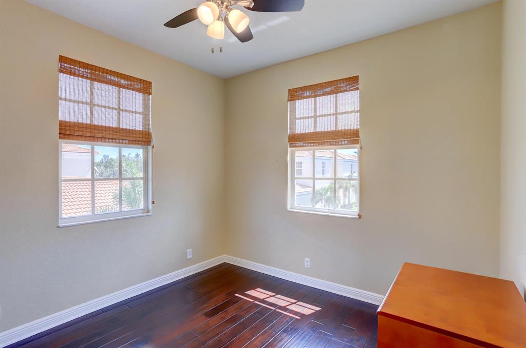 CENTRAL PARK / PENINSULA VILLAGE GREENS - Residential