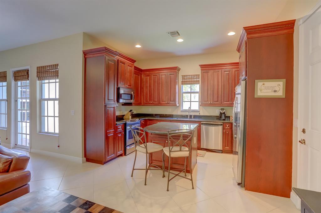 CENTRAL PARK / PENINSULA VILLAGE GREENS - Residential