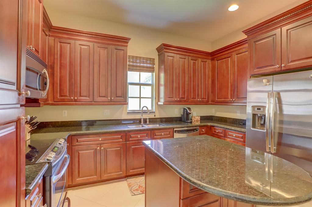 CENTRAL PARK / PENINSULA VILLAGE GREENS - Residential