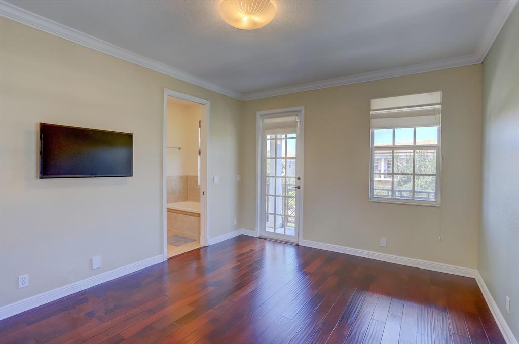 CENTRAL PARK / PENINSULA VILLAGE GREENS - Residential