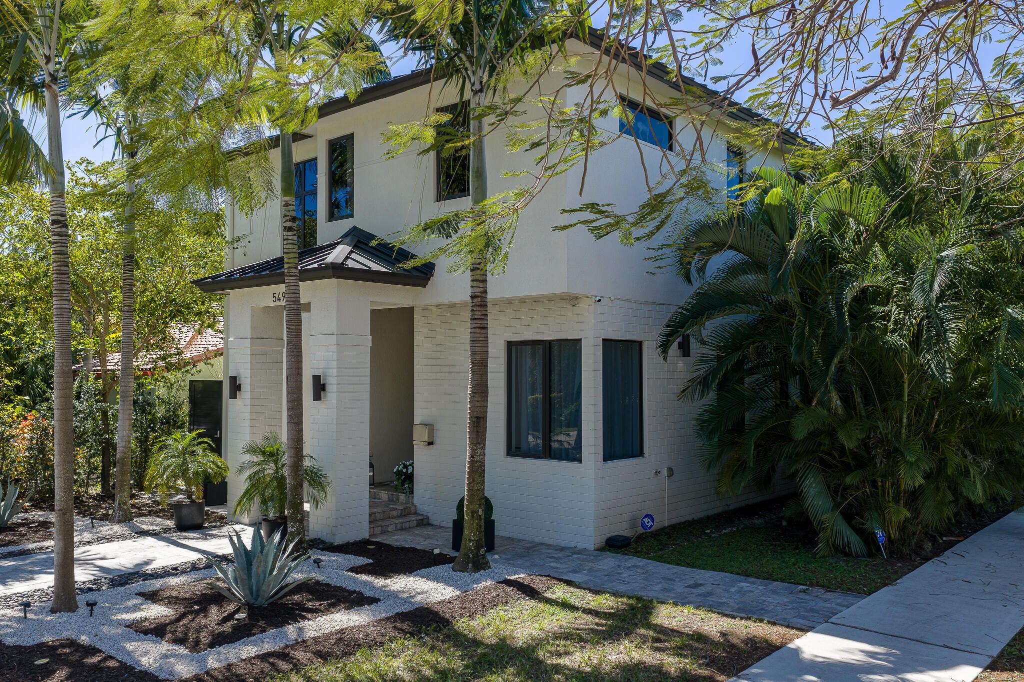 549 NE 10TH Avenue
