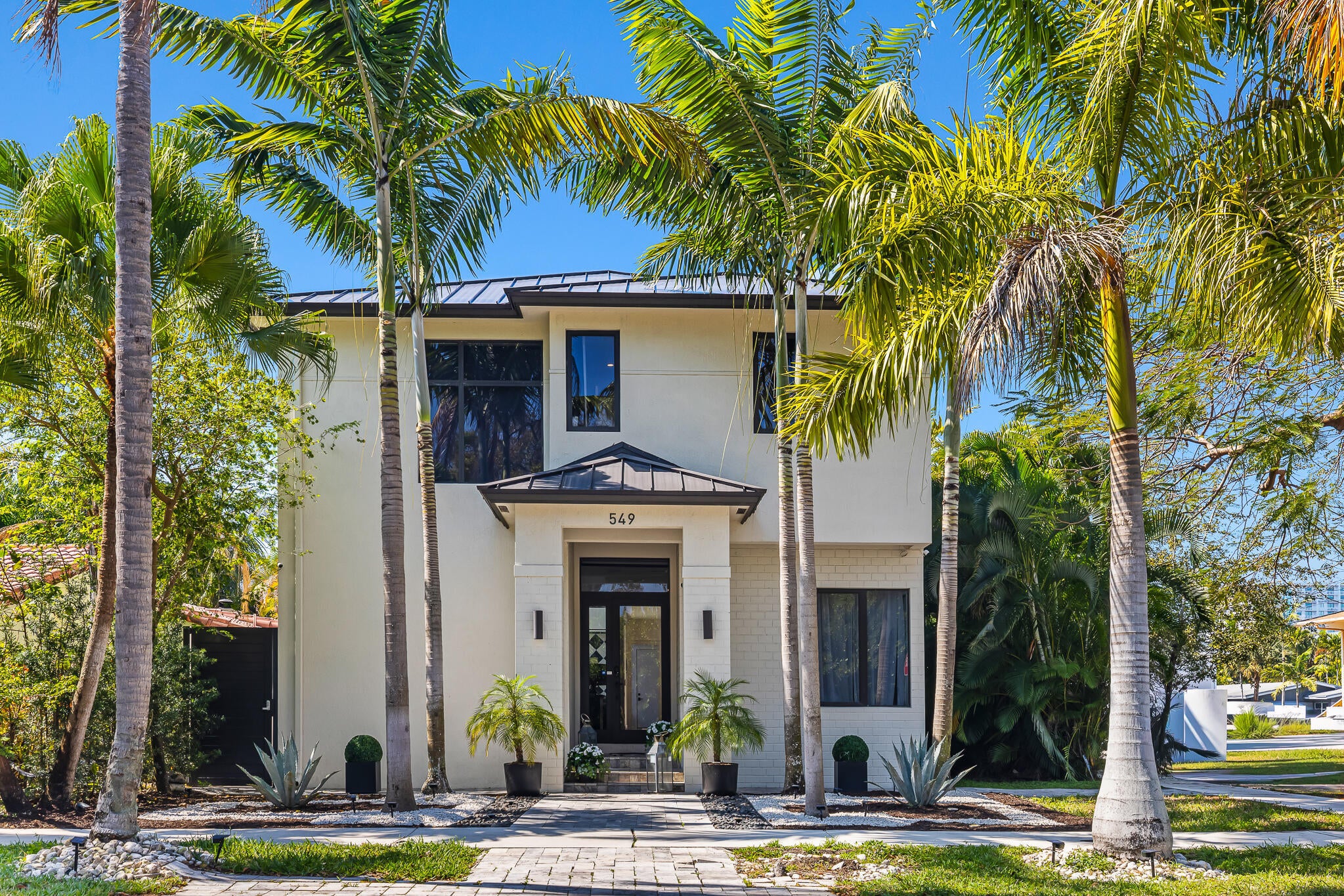 549 NE 10TH Avenue