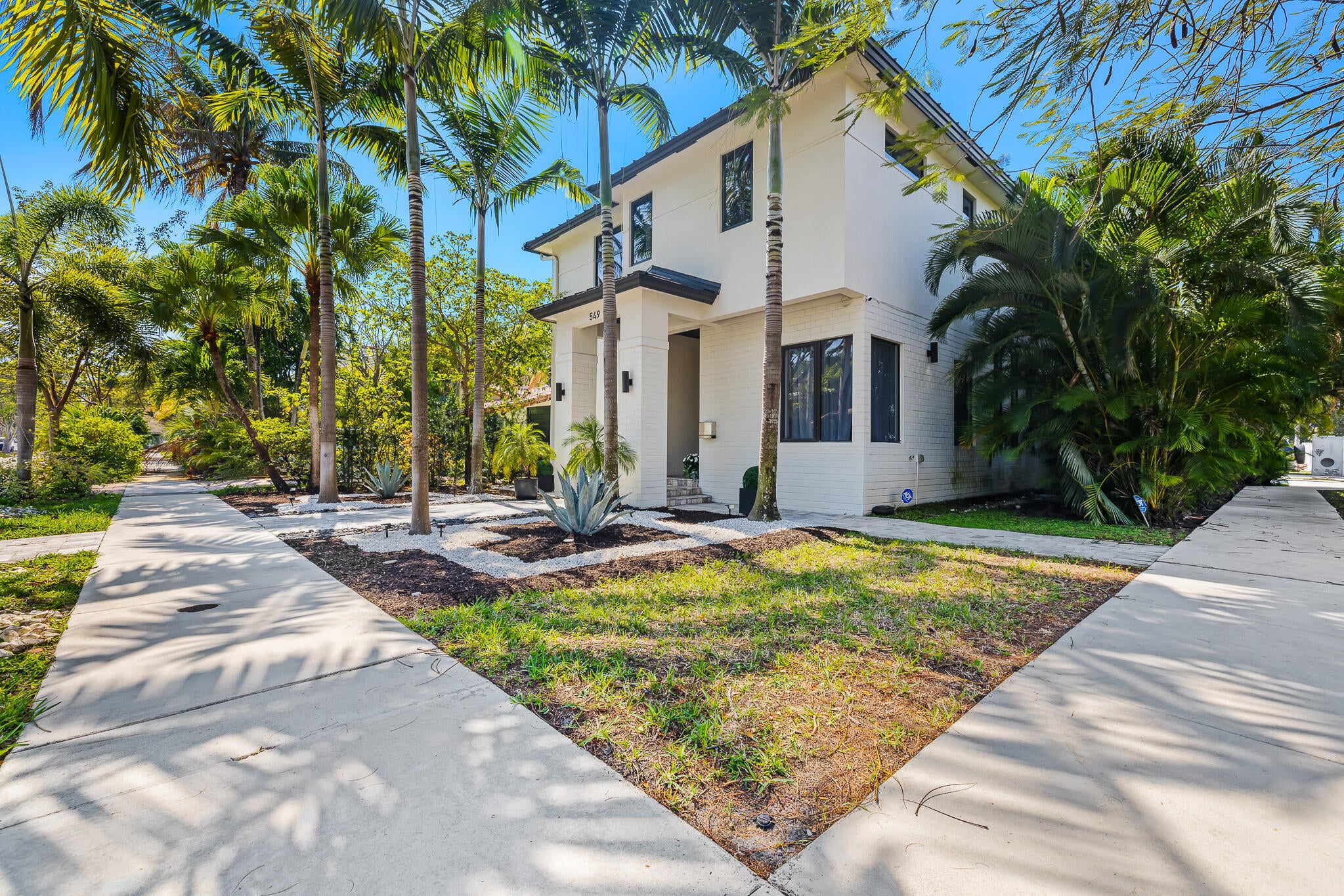 549 NE 10TH Avenue