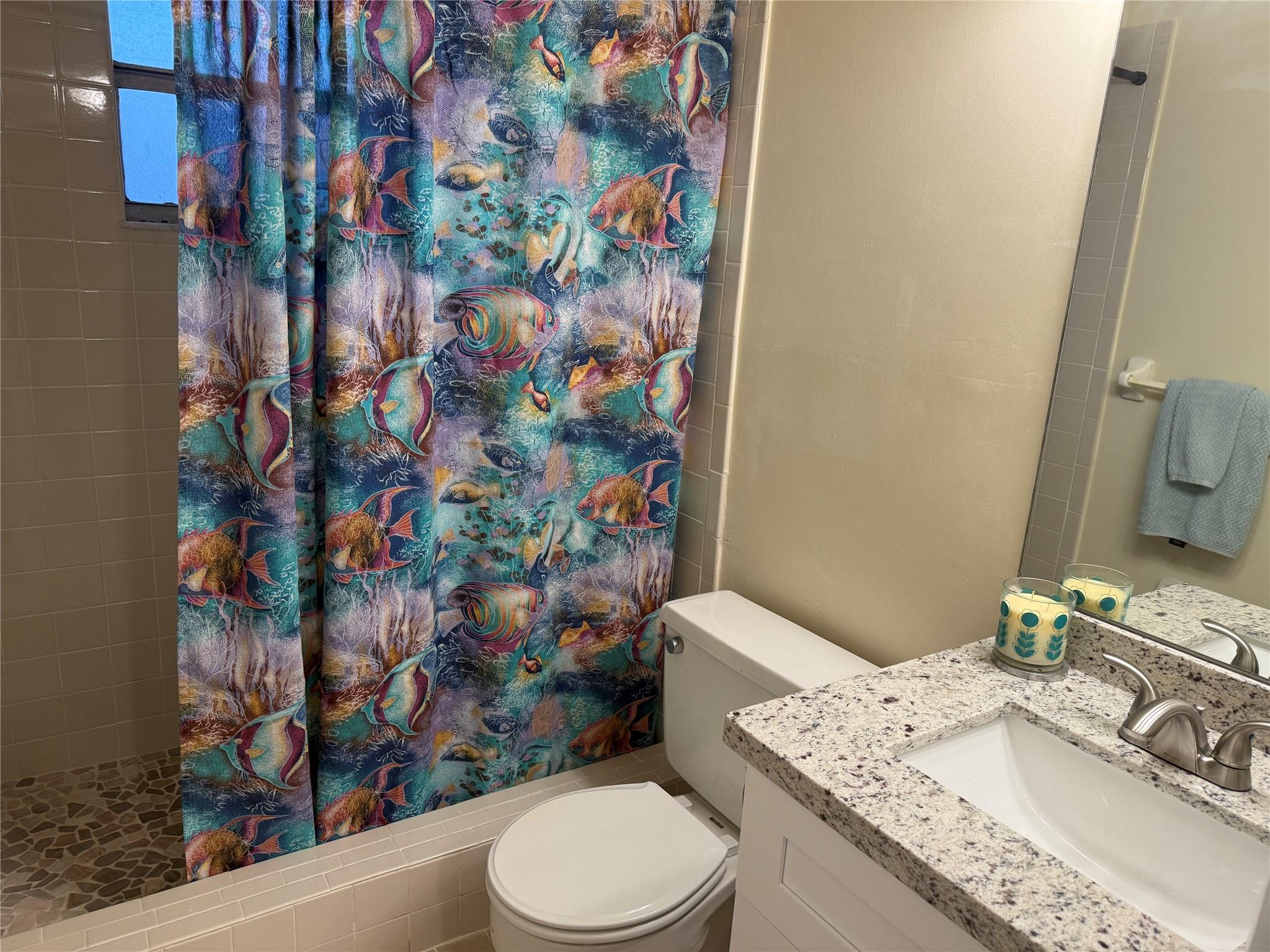 1450 N Riverside Dr 208