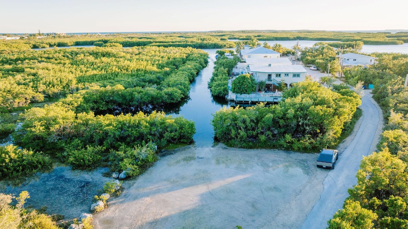 OCEAN SHORES KEY LARGO - Residential
