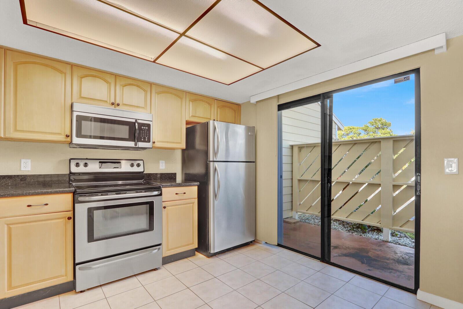 JUPITER VILLAGE TOWNHOMES - Residential Lease