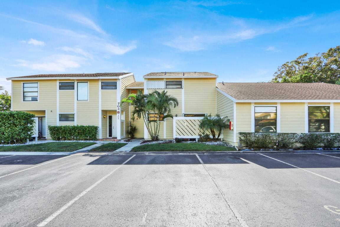 JUPITER VILLAGE TOWNHOMES - Residential Lease