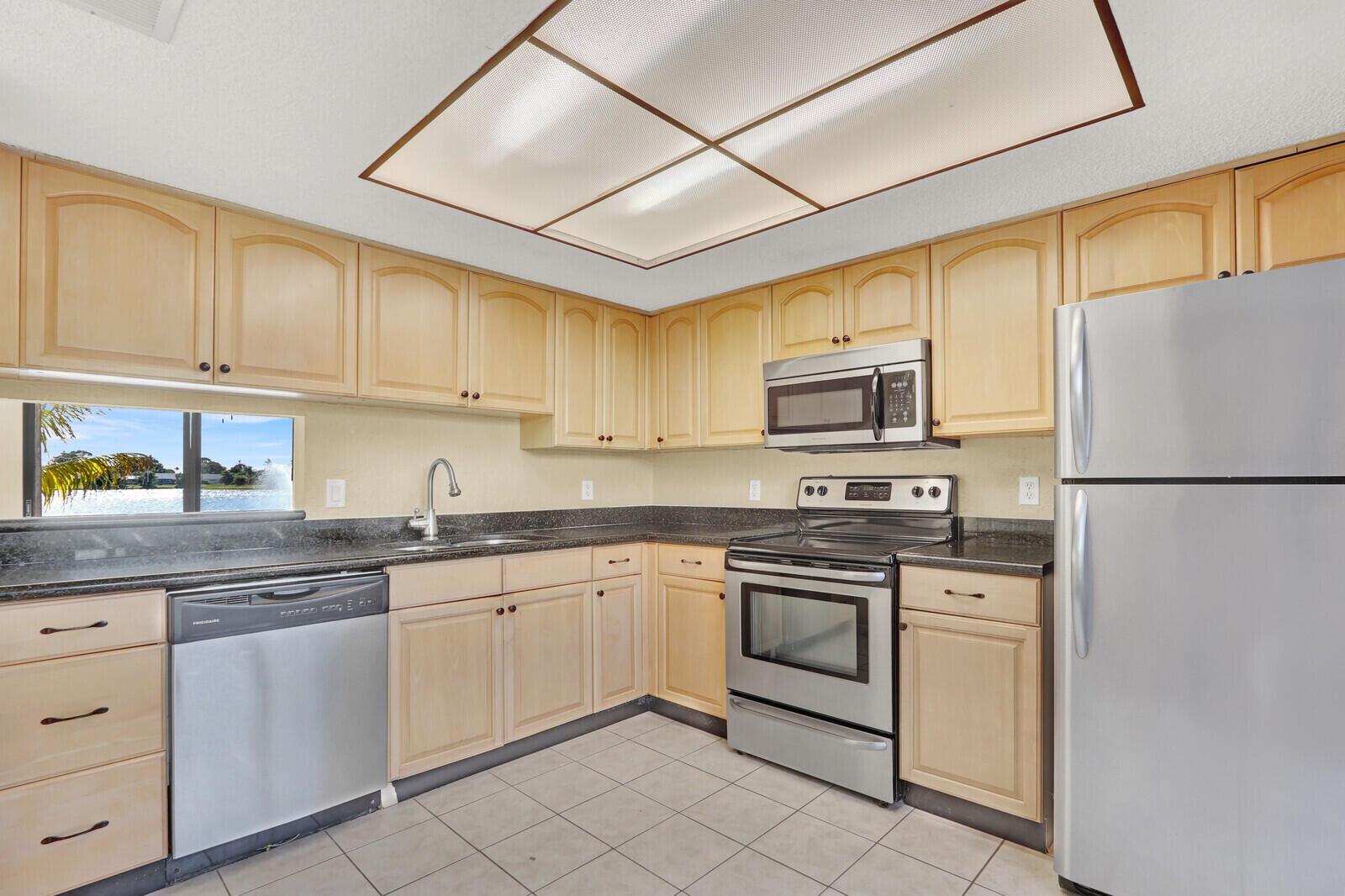 JUPITER VILLAGE TOWNHOMES - Residential Lease