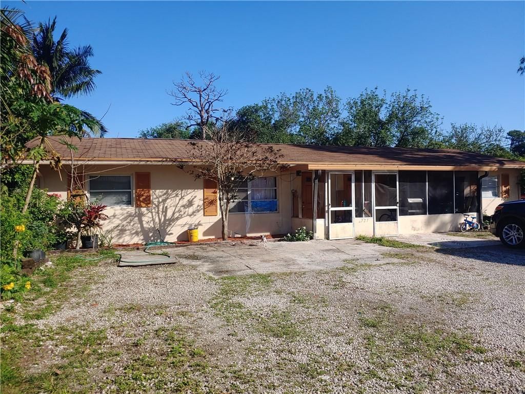 Photo of 2727 SE Normand St, Stuart, FL 34997 (MLS # F10315030)