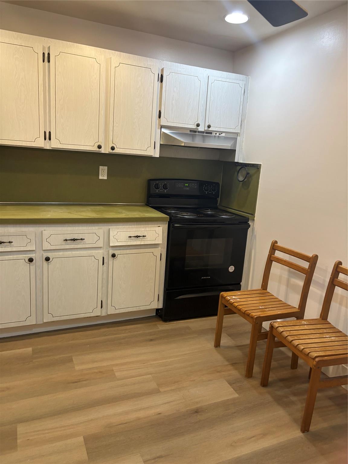 Oakbrook IV, V, VI, Vii C - Residential Lease