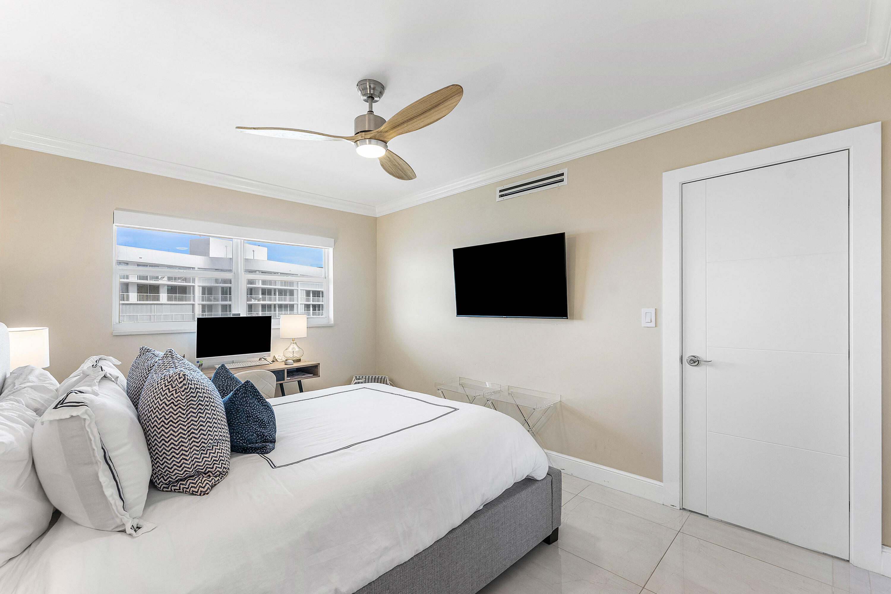 SEAGATE OF HIGHLAND CONDO - Residential