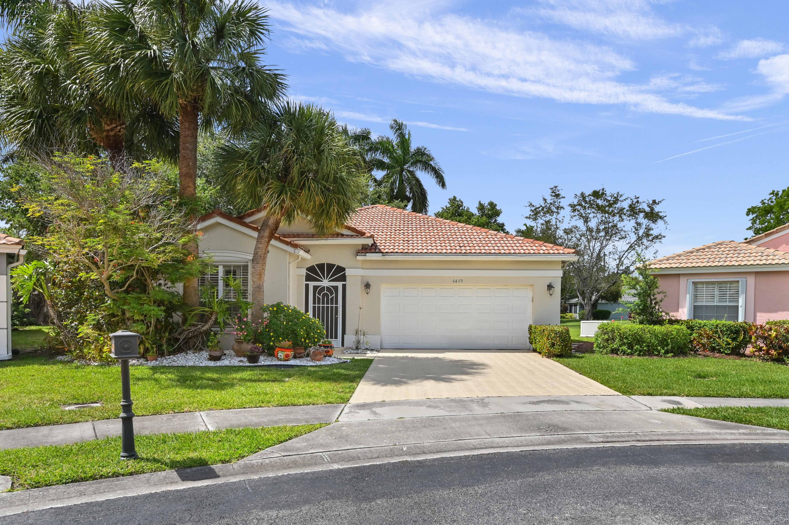 CORAL LAKES - Residential