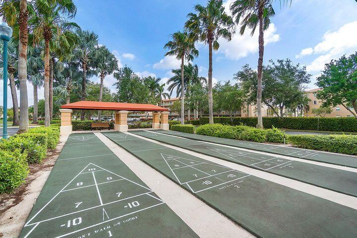 CORAL LAKES - Residential