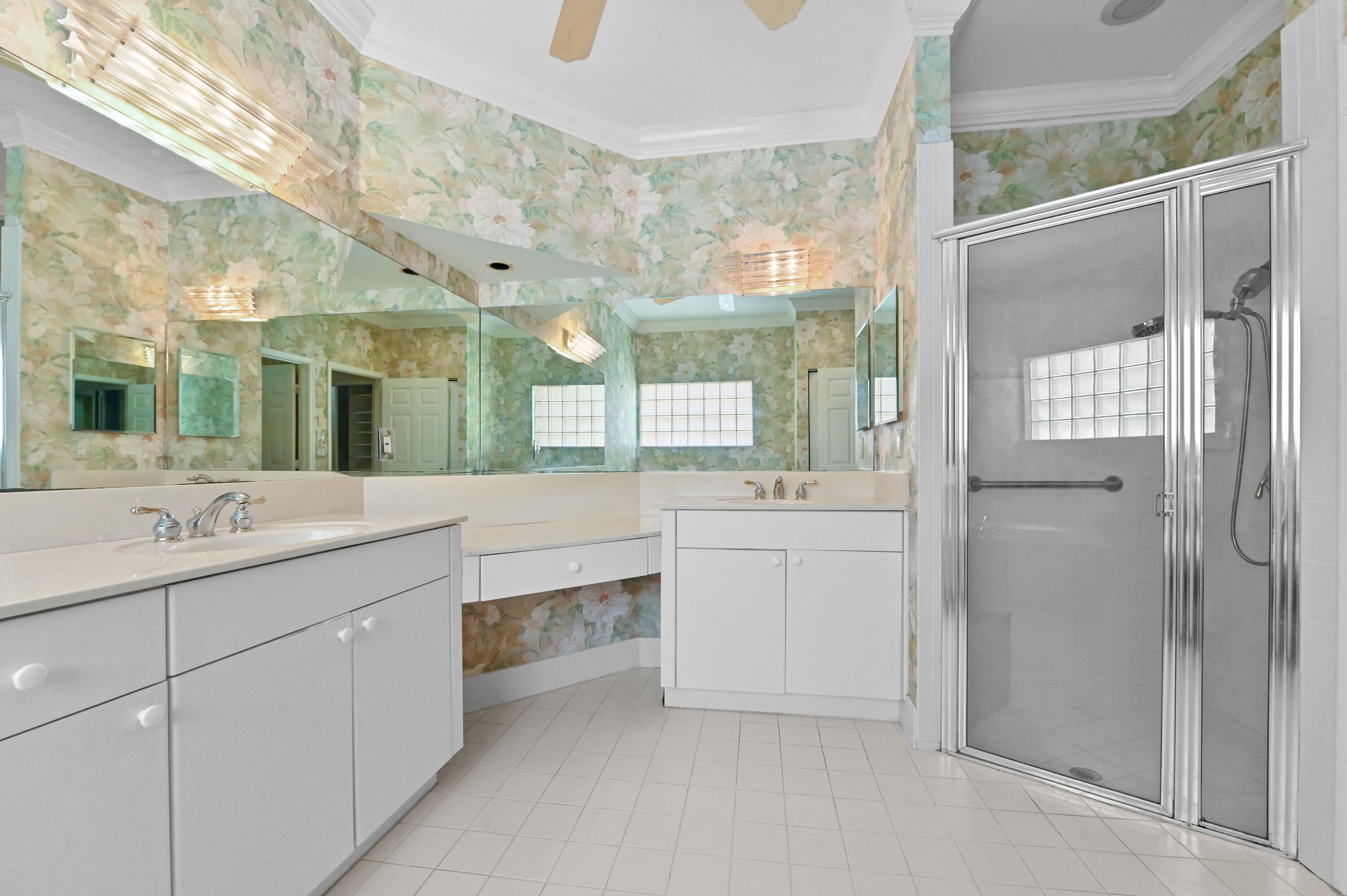 CORAL LAKES - Residential