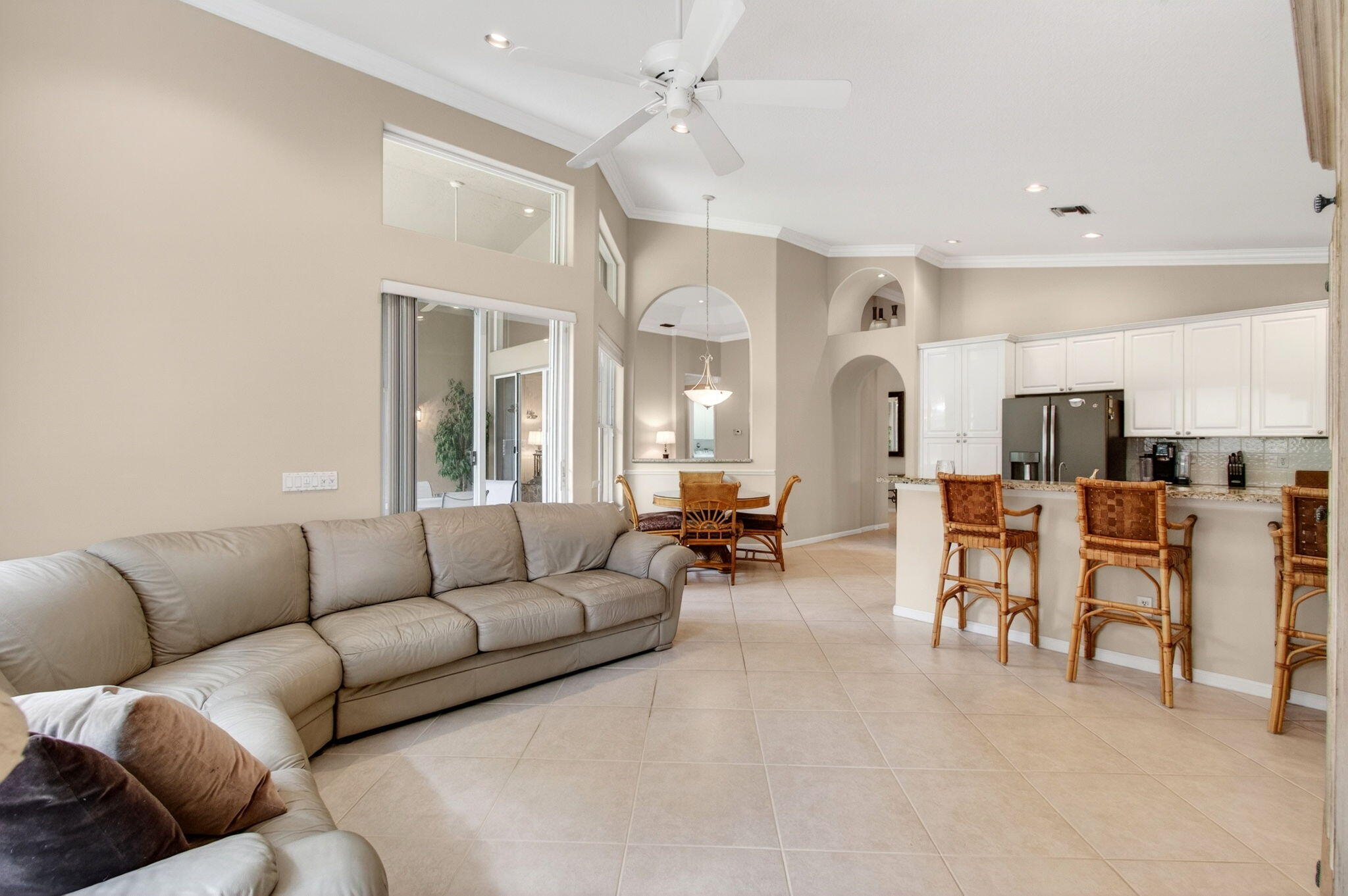 VALENCIA LAKES 1 - Residential